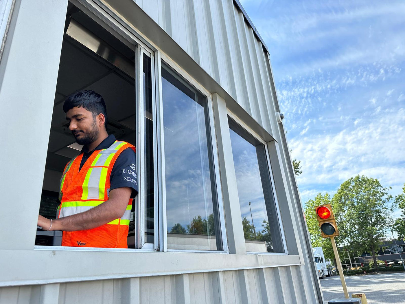 Blackbird Security offers warehouse security across Canada. 